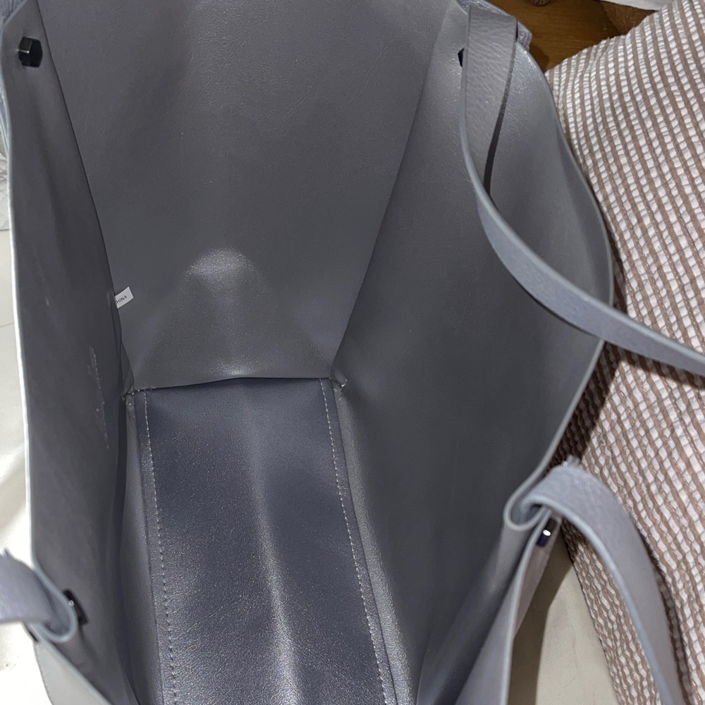 Neiman Marcus Structured Elegant Silver Tote Bag Neiman Marcus - Picture 4 of 9